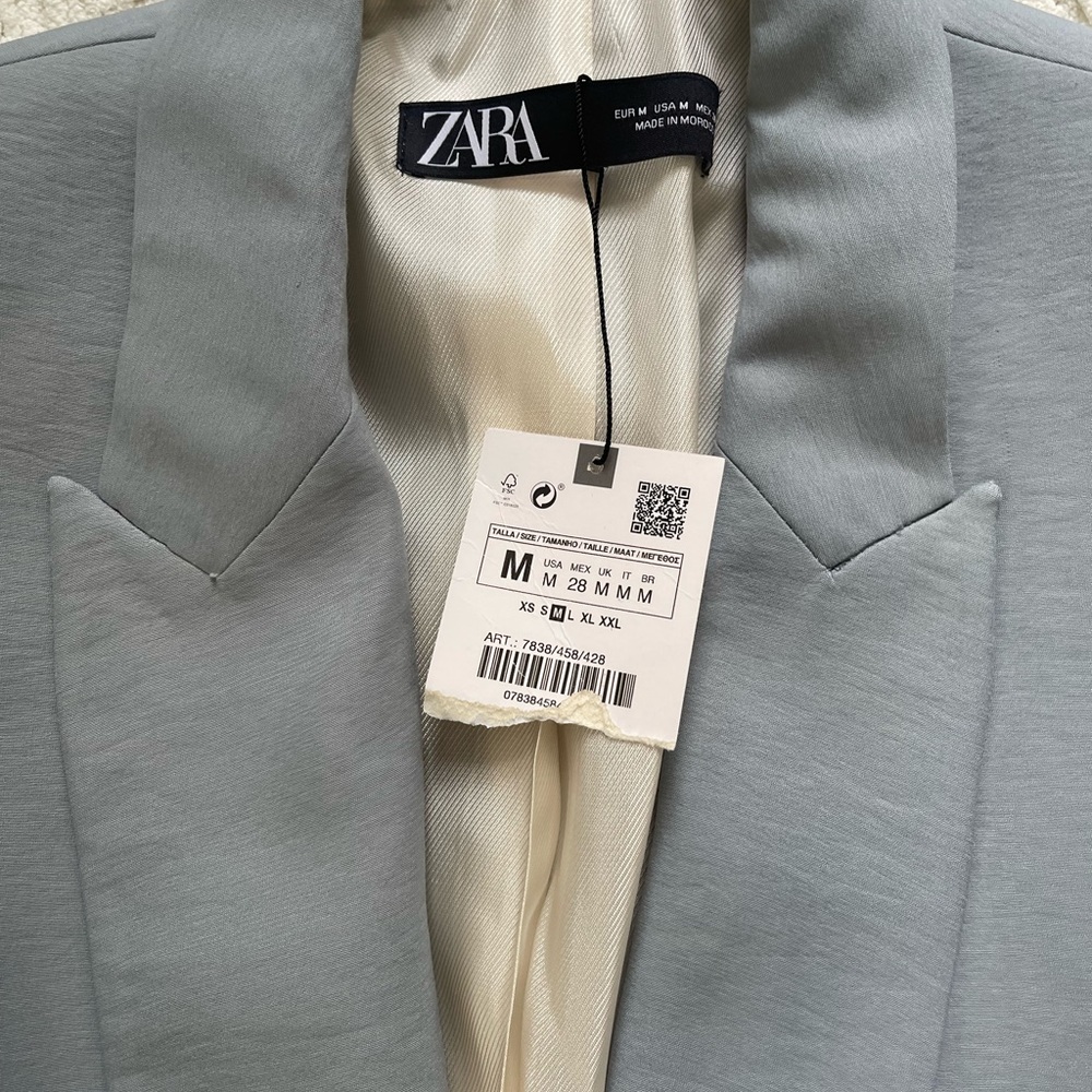 Blazer - Picture 2 of 2